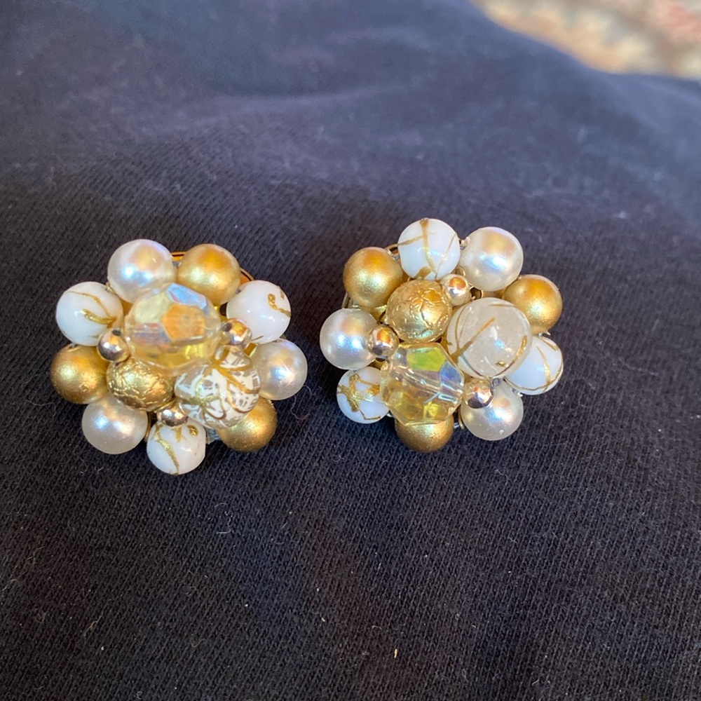 Vintage beaded clip earrings (1960’s) Japan made